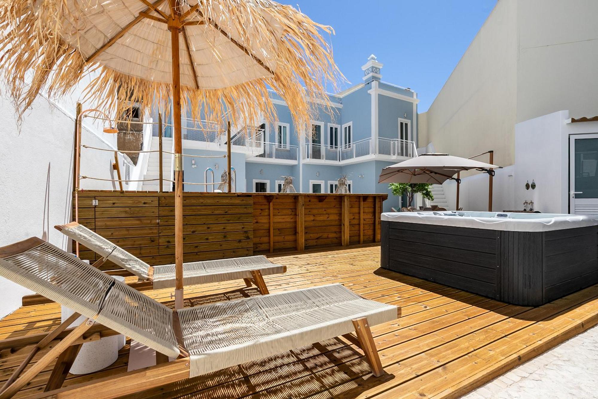 Dona Simone Boutique Suites & Studios - By @ Rita'S Place 法鲁区 外观 照片